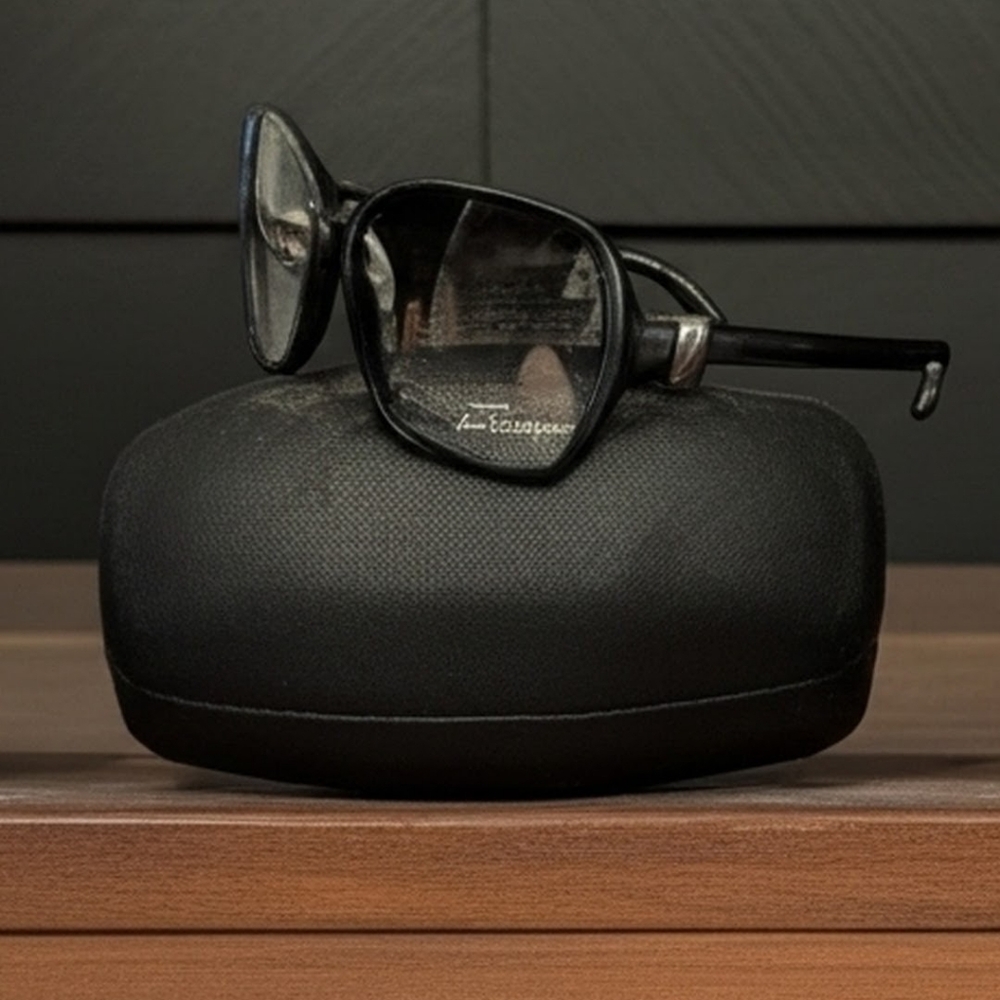 Salvatore Ferragamo Black Oversized Sunglasses With Case & Cleaning Cloth (EUC)